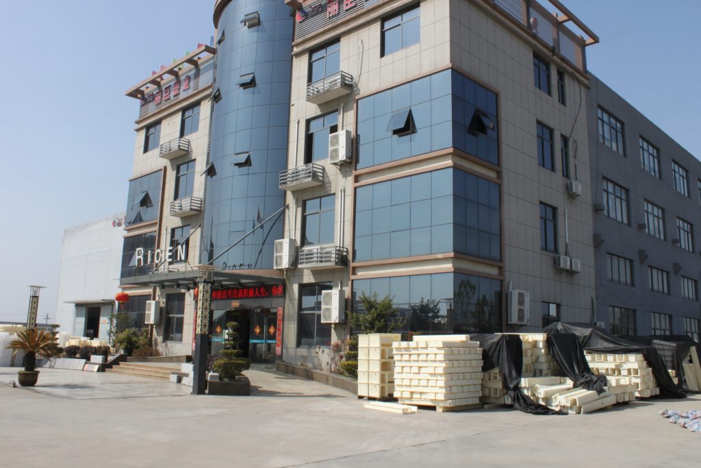 空心六角護(hù)坡模具廠具備哪些因素才能體現(xiàn)其專業(yè)性？