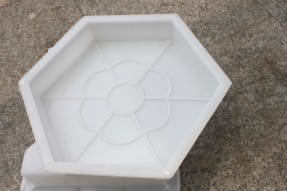 六棱塊護坡塑料模具什么材質的好？